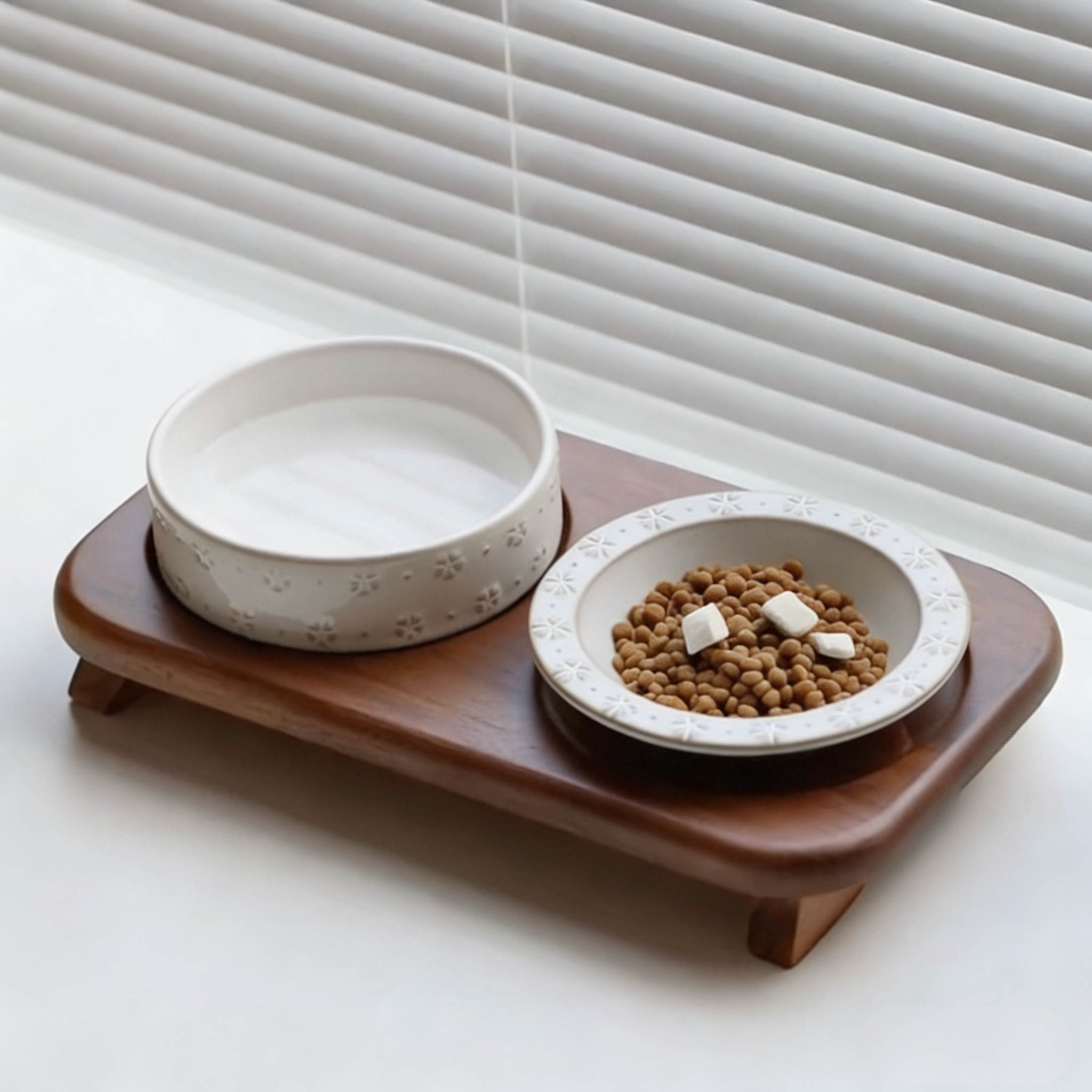 Vintage Relief Ceramic Pet Double Bowl Set - Customizable for Food & Water, Elevated Wood Stand